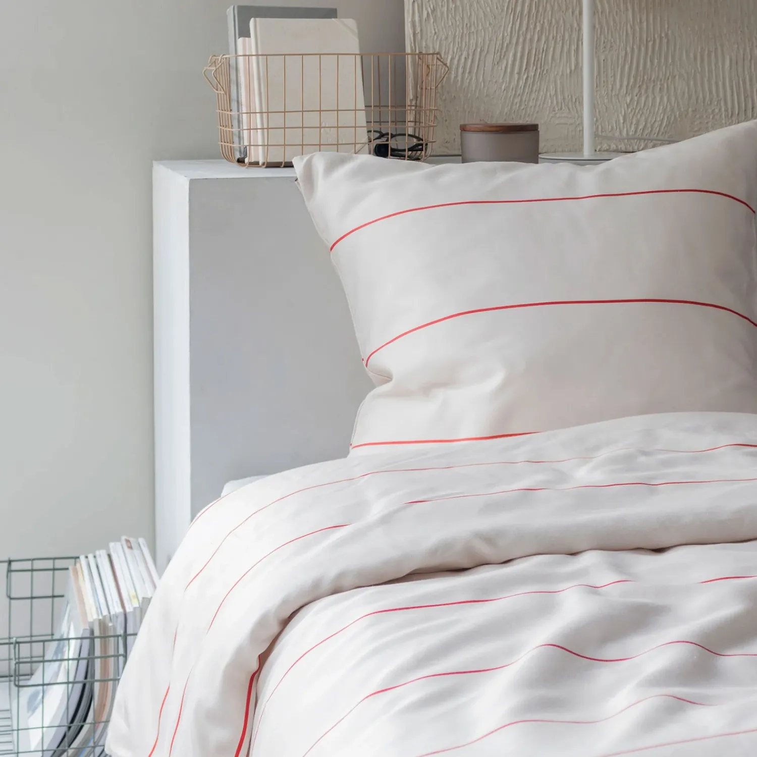 Clearance Mette Ditmer - ALIGN-sengesæt - Bright red/Sand - W140 x L220 cm