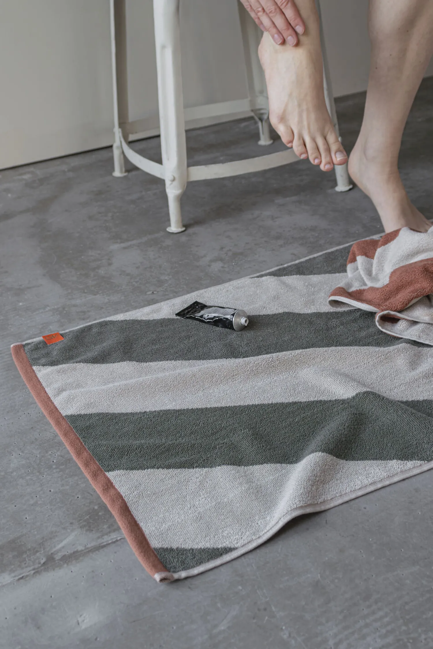 Best Mette Ditmer - DIAGONAL bath mat - Dark olive