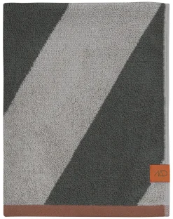 New Mette Ditmer - DIAGONAL towel - Dark olive