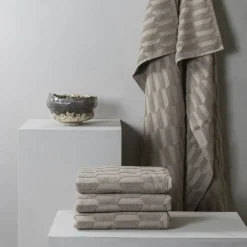 Outlet Mette Ditmer - GEO badehåndklæde (70x135 cm) - Sand