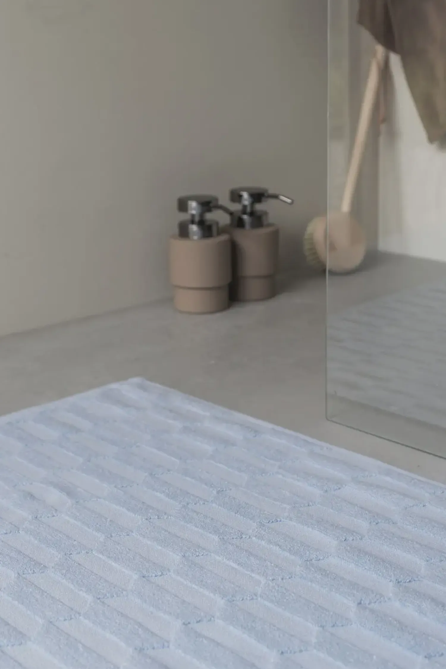 Online Mette Ditmer - GEO-bademåtte - Light Blue - W50 x L80 cm