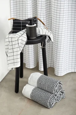 Discount Mette Ditmer - GRID badehåndklæde, sort / råhvid