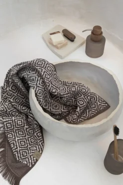 Sale Mette Ditmer - MOROCCO-håndklæde - Chocolate / Off-white - W50 x L90 cm