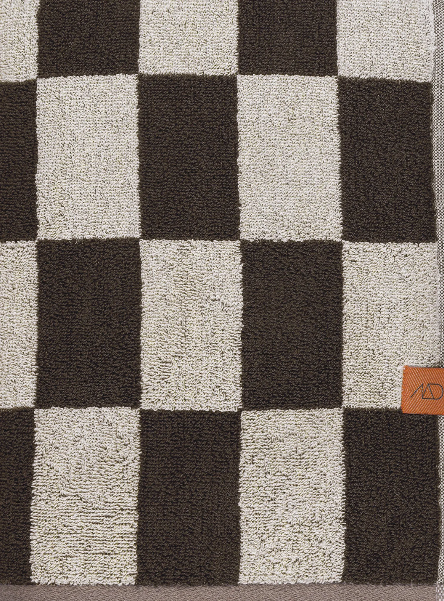 New Mette Ditmer - RETRO-håndklæde - Chocolate - W70 x L133 cm