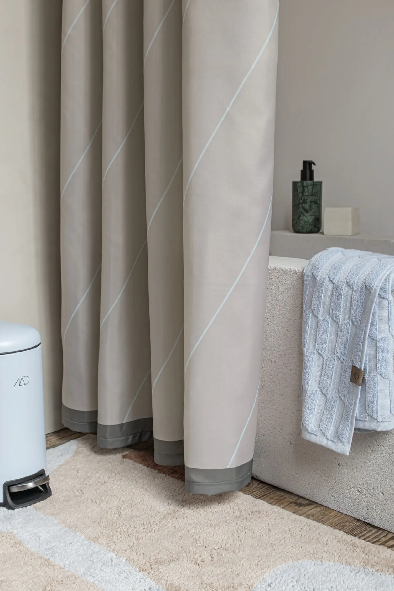 Clearance Mette Ditmer - SUBTLE shower curtain - Mint