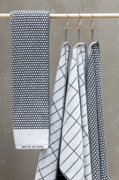 New Mette Ditmer - TILE gæstehåndklæde, 2 stk., Sort / Off-white