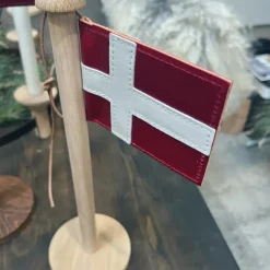 Best Nordic By Hand - Snoren - Bordflag i lys eg - H33