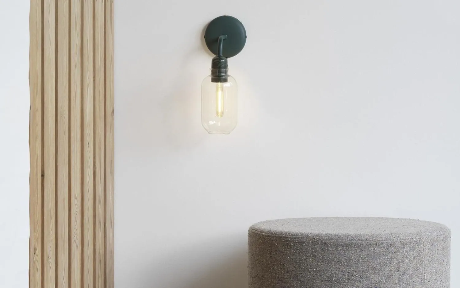 Outlet Normann Copenhagen Norman Copenhagen - Amp Væglampe, guld/grøn