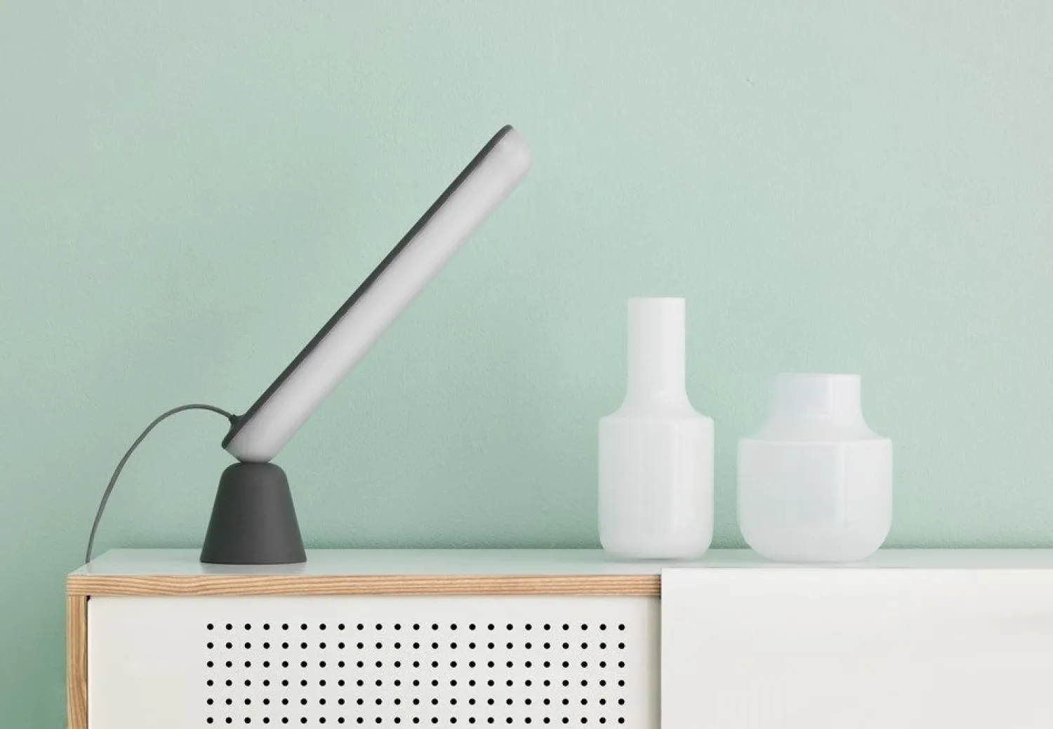 Clearance Normann Copenhagen bordlampe - Acrobat bordlampe i grå