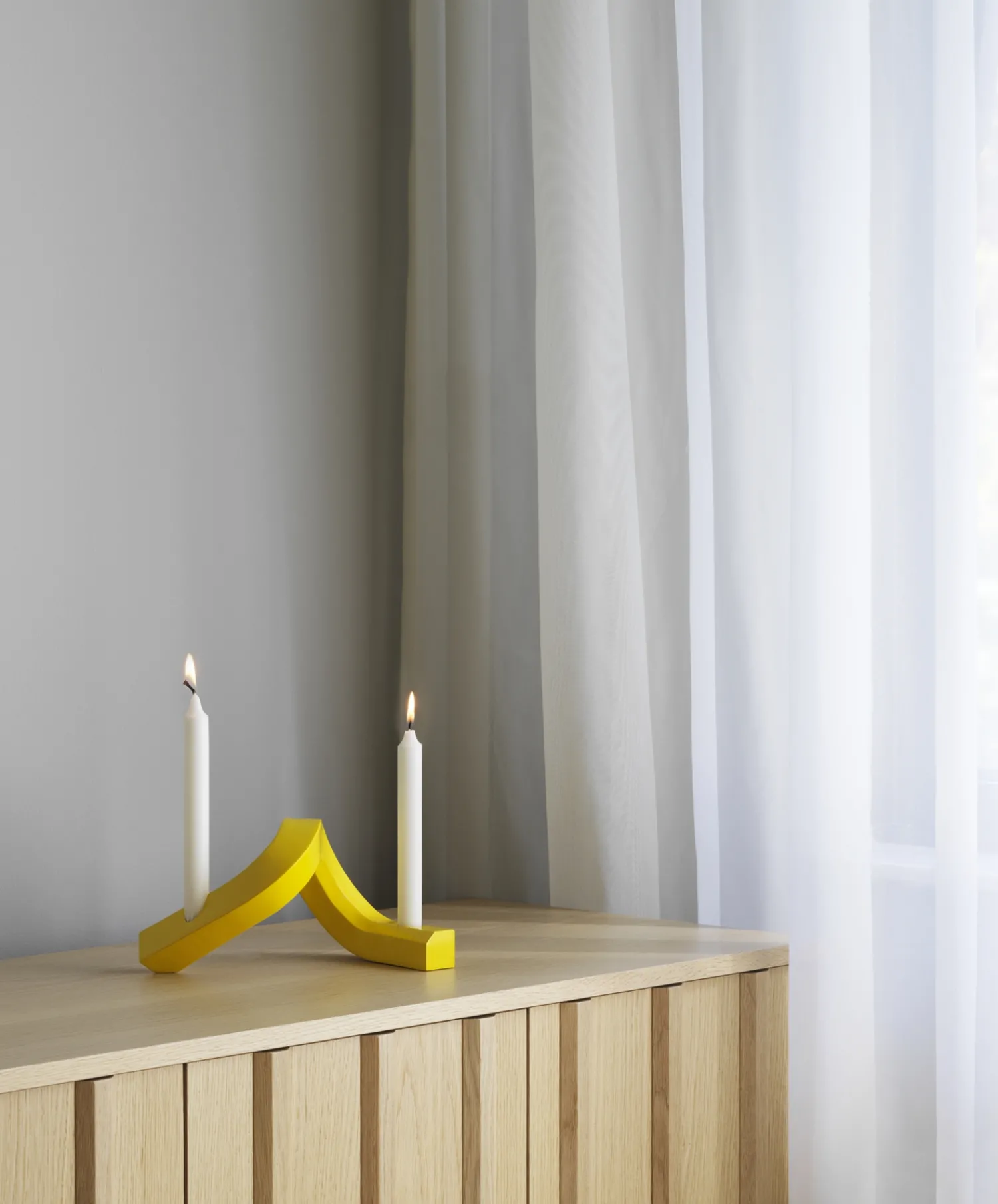 Online Normann Copenhagen - Lysestage - Crooked Candlestick Two - Yellow/Gul