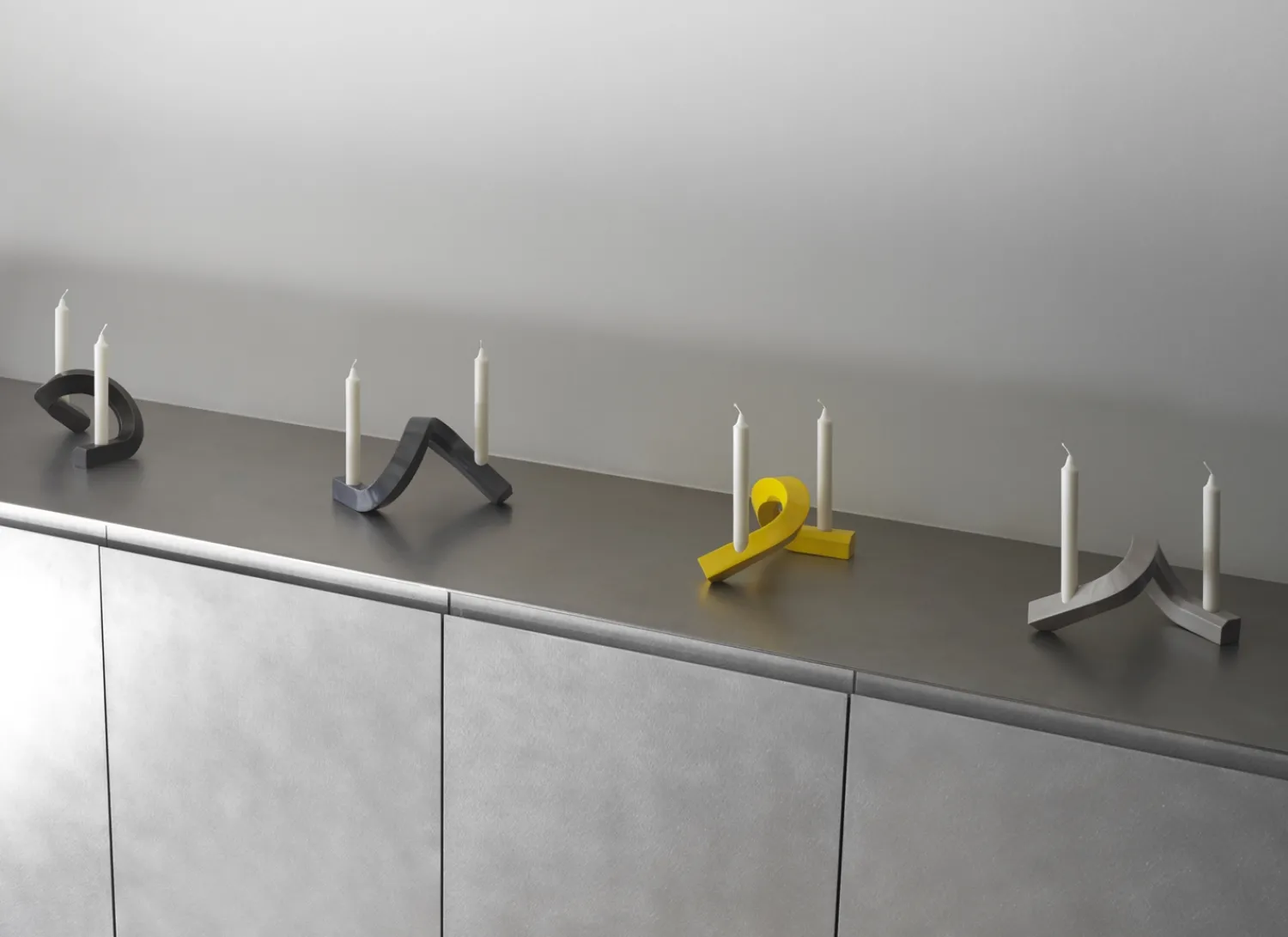 Online Normann Copenhagen - Lysestage - Crooked Candlestick Two - Yellow/Gul
