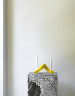 Online Normann Copenhagen - Lysestage - Crooked Candlestick Two - Yellow/Gul