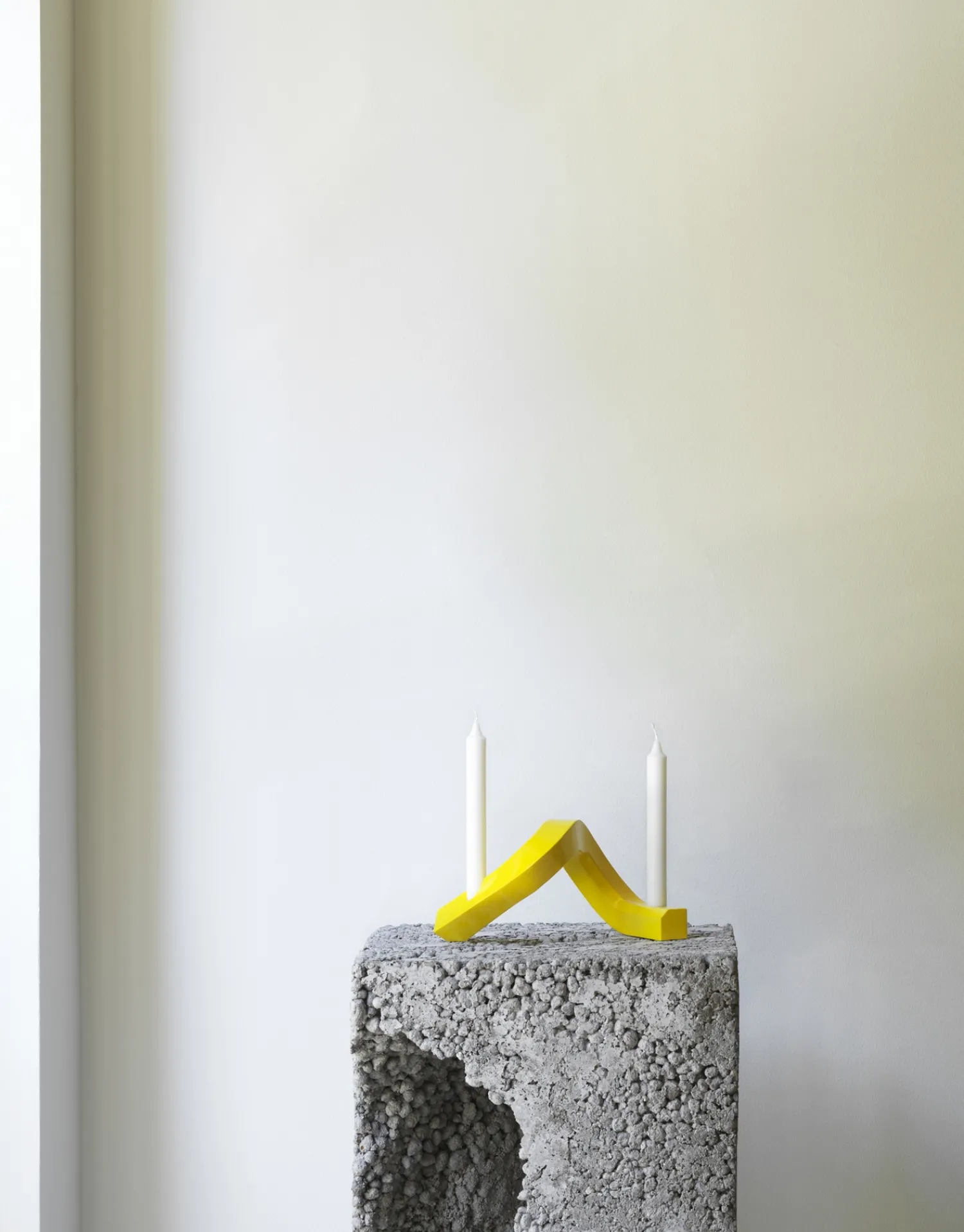 Online Normann Copenhagen - Lysestage - Crooked Candlestick Two - Yellow/Gul