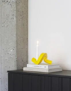 Best Normann Copenhagen - Lysestage - Crooked Candlestick One - Yellow / Gul