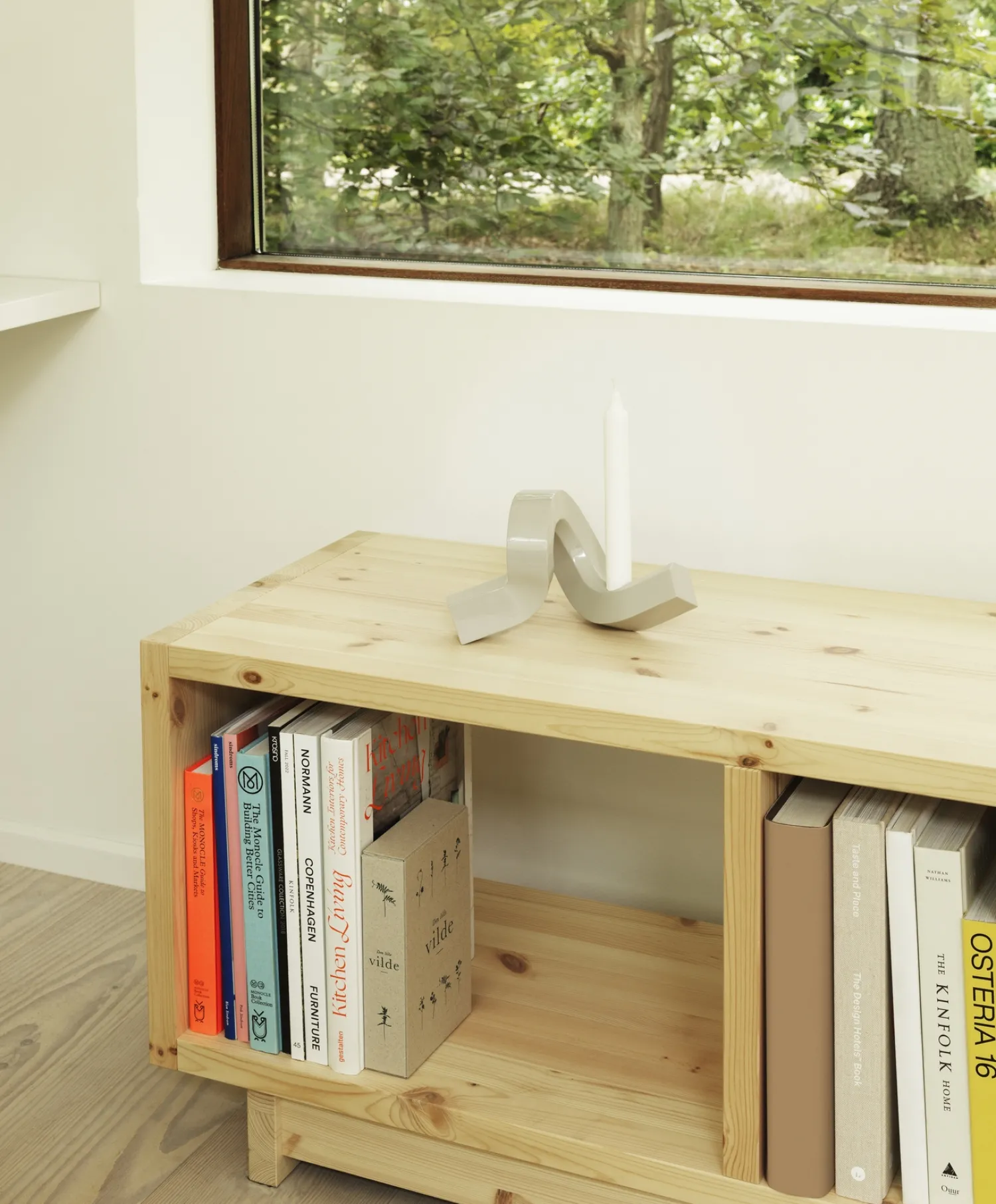 Online Normann Copenhagen - Lysestage - Crooked Candlestick One - Grey / Grå