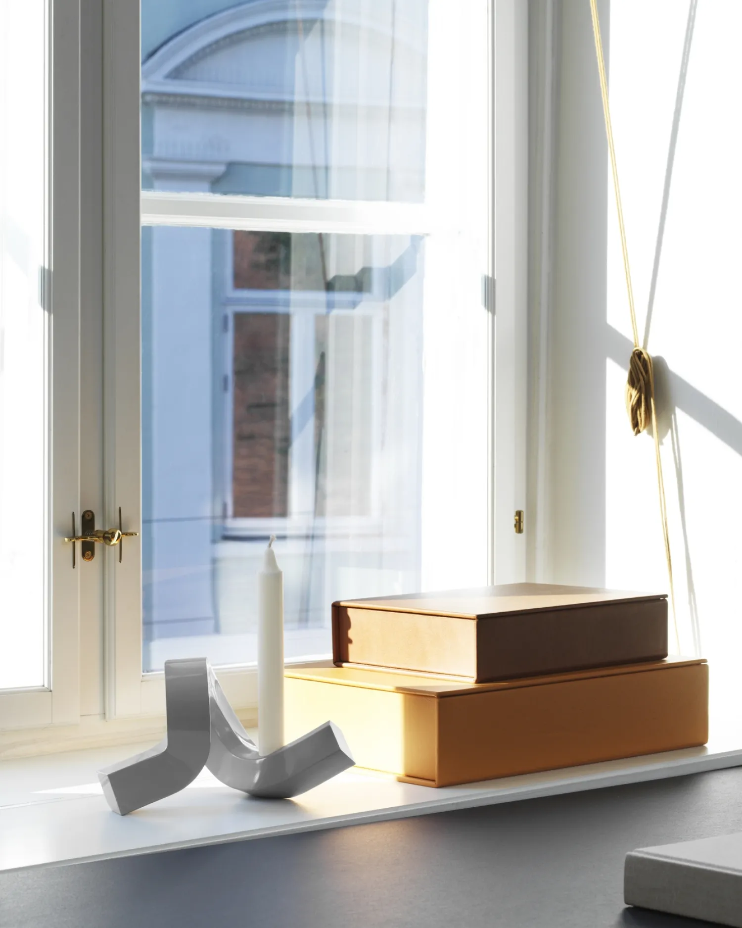 Online Normann Copenhagen - Lysestage - Crooked Candlestick One - Grey / Grå