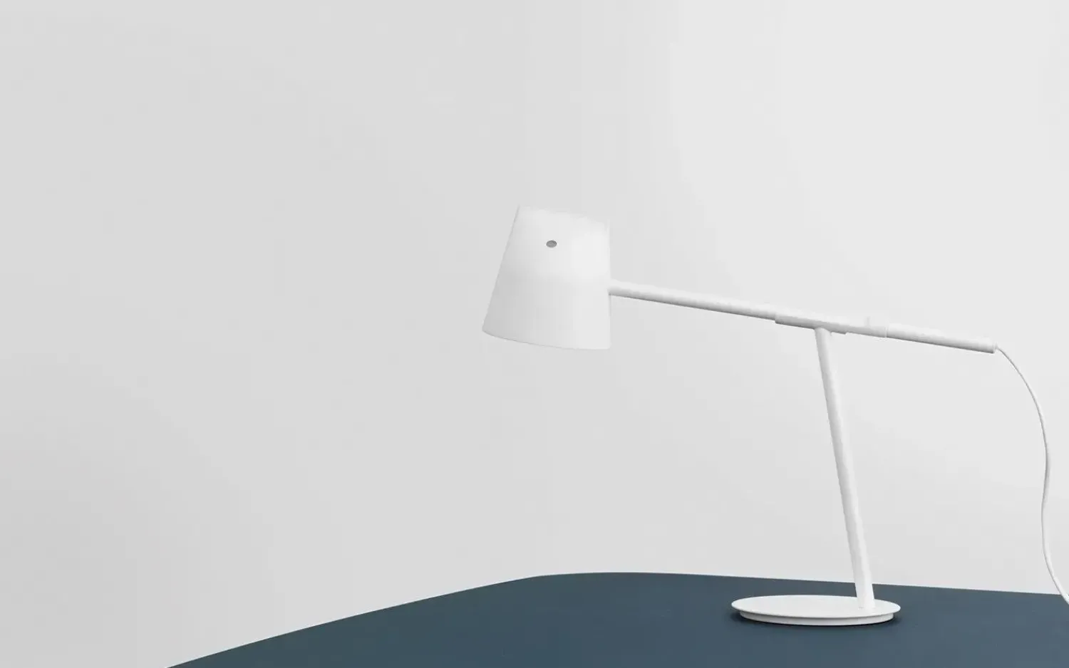 Best Normann Copenhagen - Momento bordlampe - Hvid