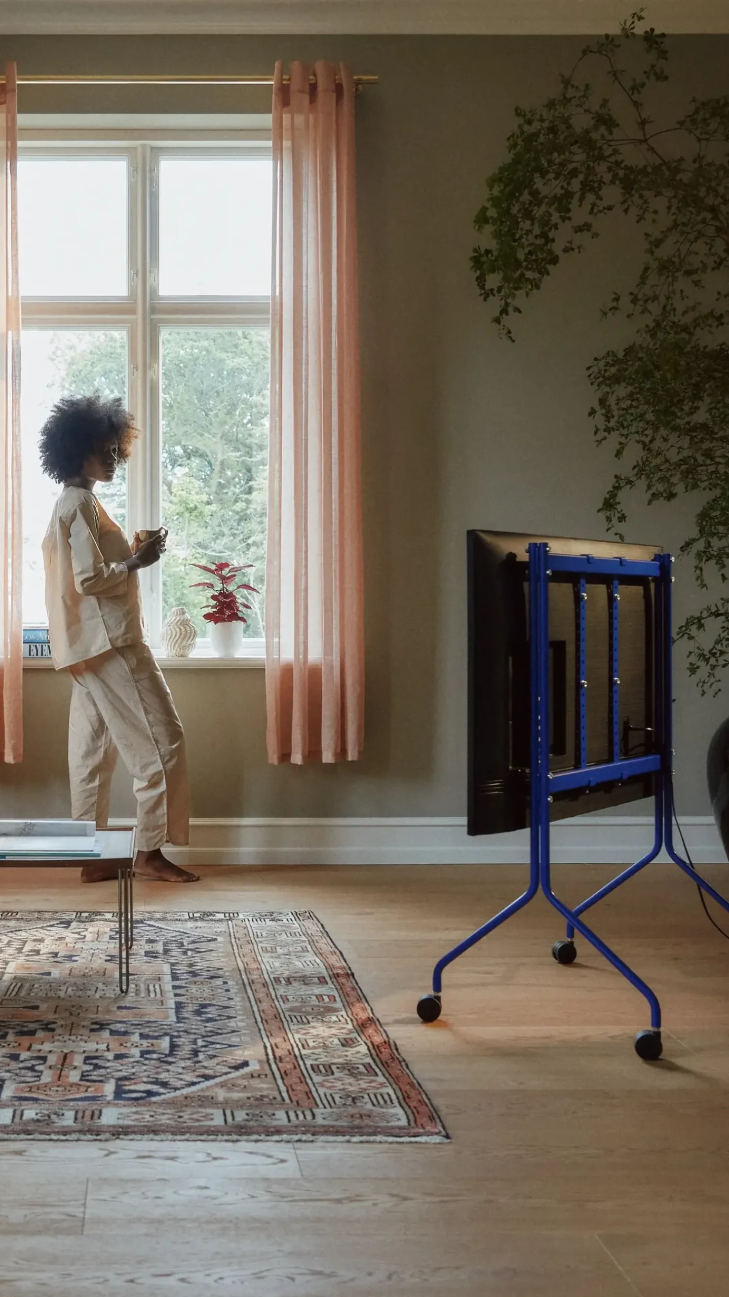 Sale Pedestal - TV-Stander - Moon Rollin - Blå / Ultra Marine
