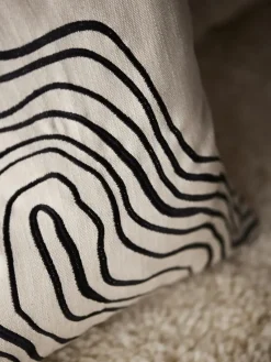 Discount Svanefors - Curve Pudebetræk - Black/white 45x54cm