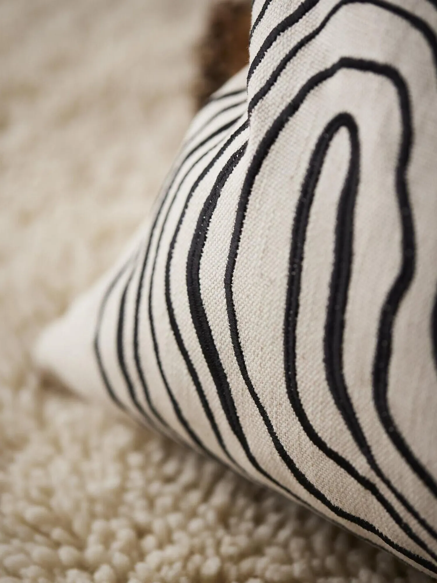 Discount Svanefors - Curve Pudebetræk - Black/white 45x54cm