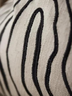 Discount Svanefors - Curve Pudebetræk - Black/white 45x54cm