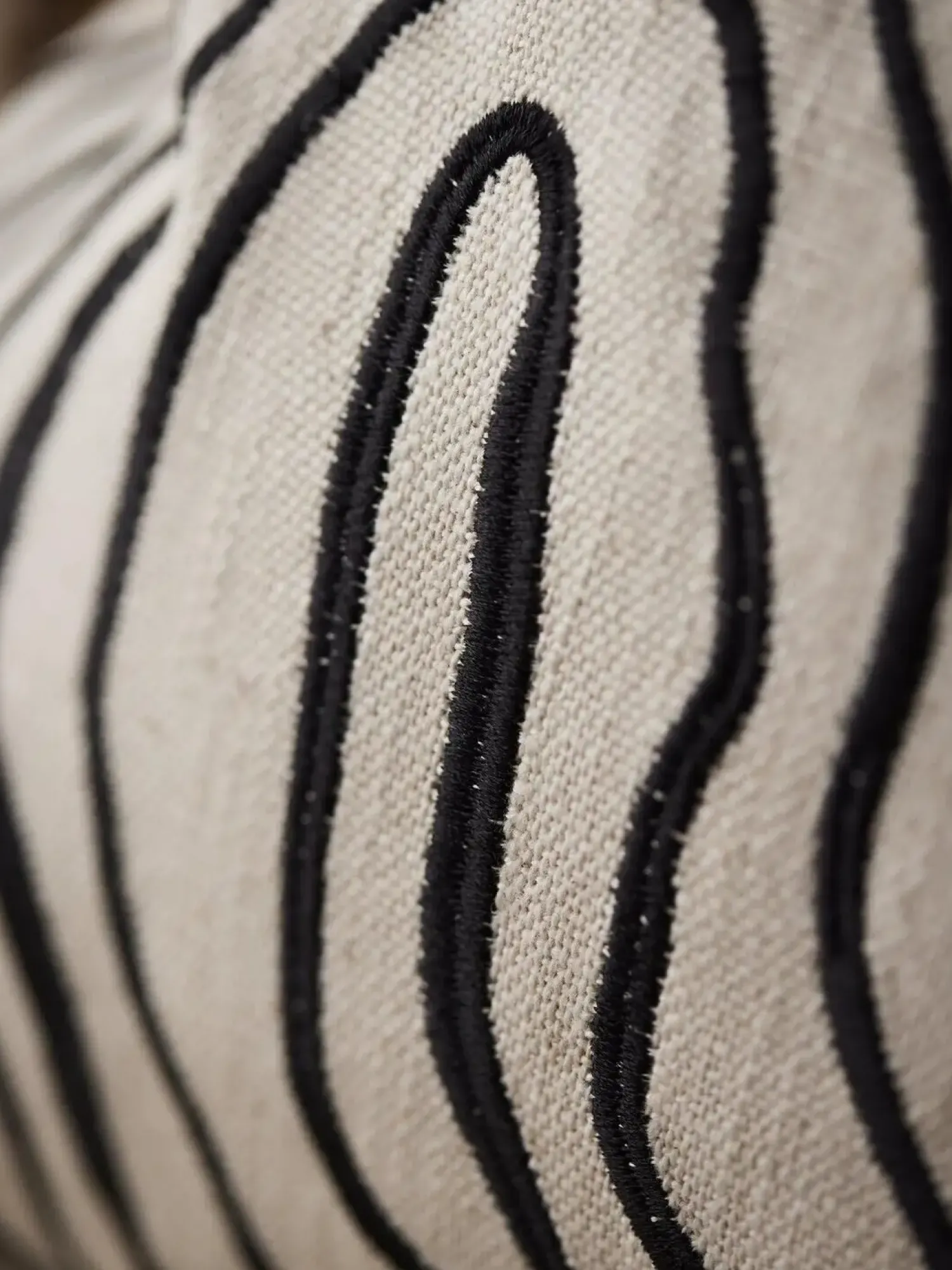 Discount Svanefors - Curve Pudebetræk - Black/white 45x54cm