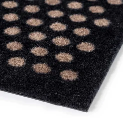 Best Tica Copenhagen - Smudsmåtte - Dots - Sort/Sand - 67x120 cm