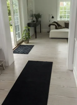 Online Tica Copenhagen - Smudsmåtte - Ensfarvet - Sort - 67x150 cm