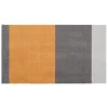 Discount Tica Copenhagen - Smudsmåtte - Stripes Horizon - Lysegrå og Dijon - 90x200 cm