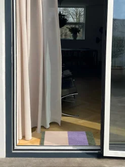 Outlet Tica Copenhagen - Smudsmåtte - Stripes Horizon - Lilla/Ivory/Grøn - 67x120 cm